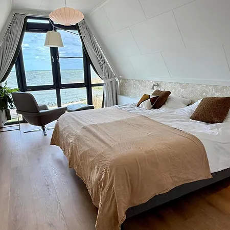 Enkhuizer Beachhouse Sinne Nr 514 *