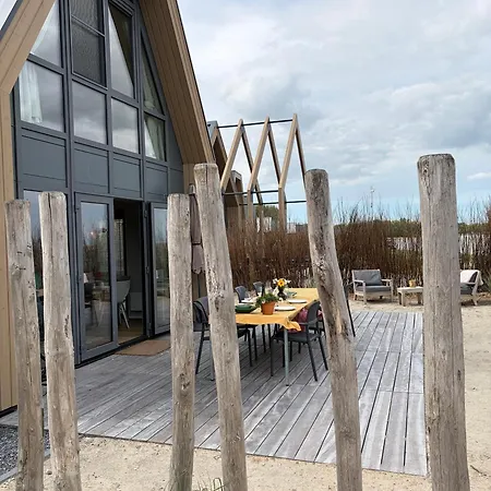 Enkhuizer Beachhouse Sinne Nr 514 *
