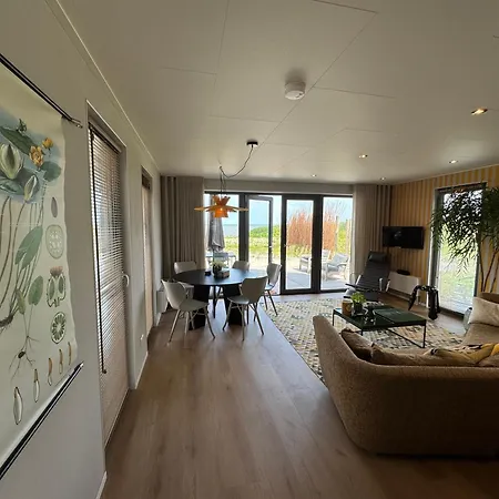 Enkhuizer Beachhouse Sinne Nr 514 *